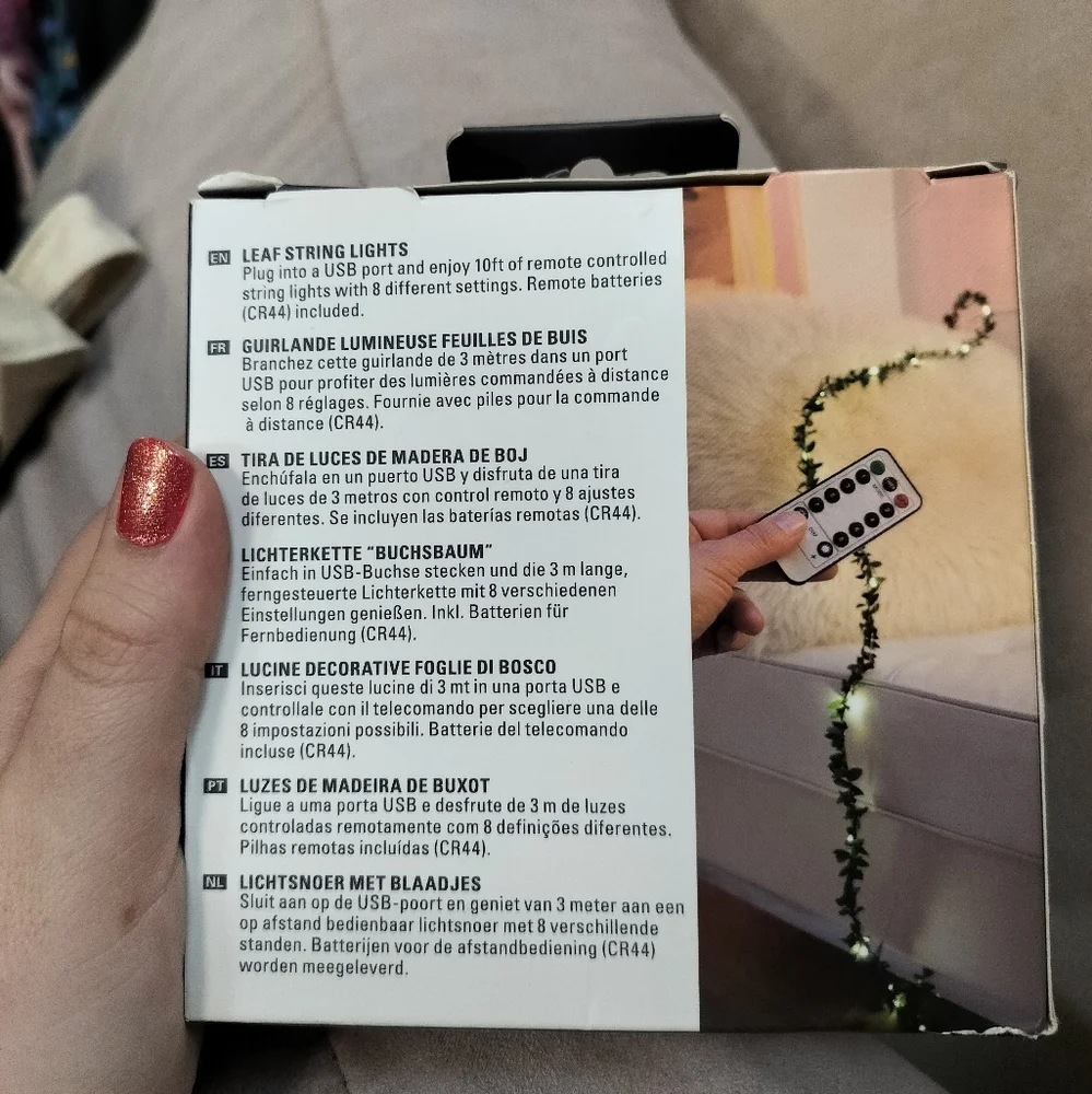 FREE W/ PURCHASE NWT Leaf String Lights
